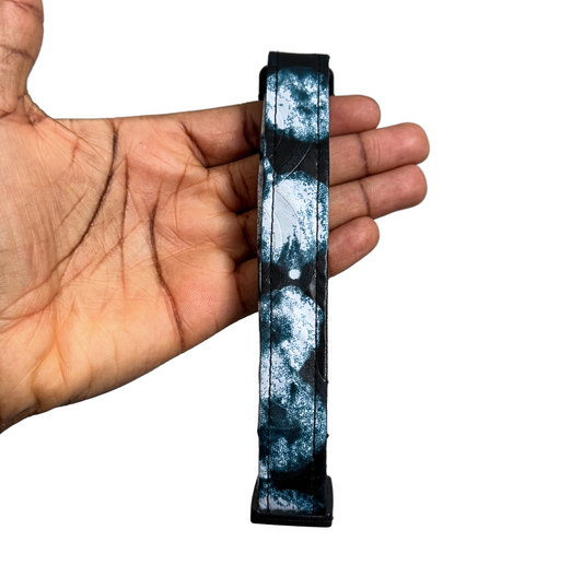 AKACHI — Teal & White Tie-Dye Dog Collar