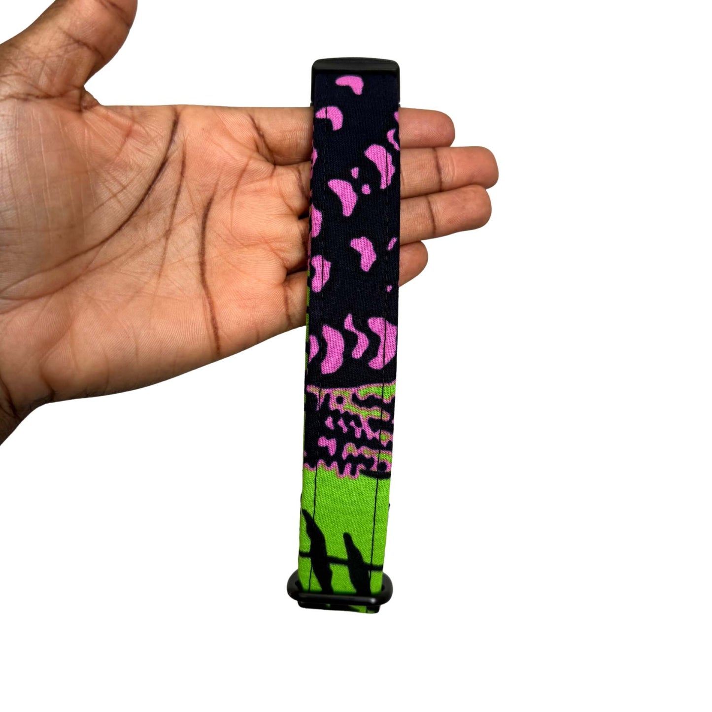 HINNA — Lilac, Black & Green Abstract Dog Collar